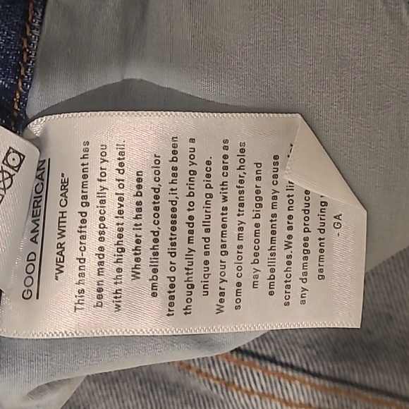 GOOD AMERICAN SLIM STRAIGHT HIGH RISE JEANS - Picture 7 of 9